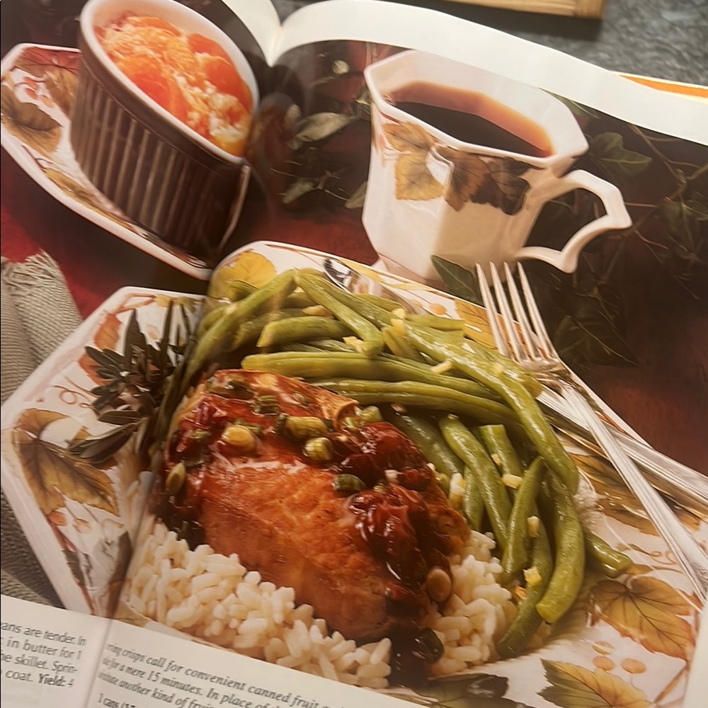 Taste Of Home 2004 Annual Cookbook for Kitchen Enthusiasts - Picture 4 of 6